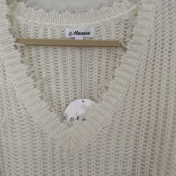 NWT MACARON Shrug Sweater ~ Size: L - Picture 6 of 13